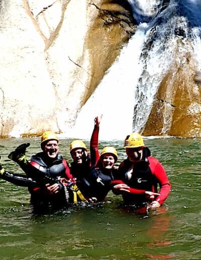 Canyoning Allgaeu Starzlachklamm gruppenbild 16zu9 2000px
